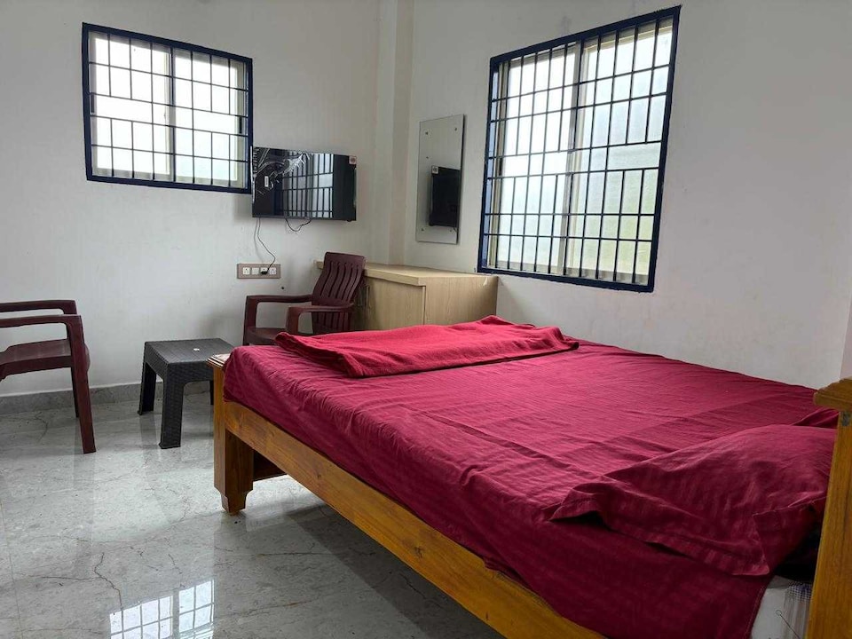 SPOT ON Sri Durgamba Restaurant and Lodging, Haveri, Haveri