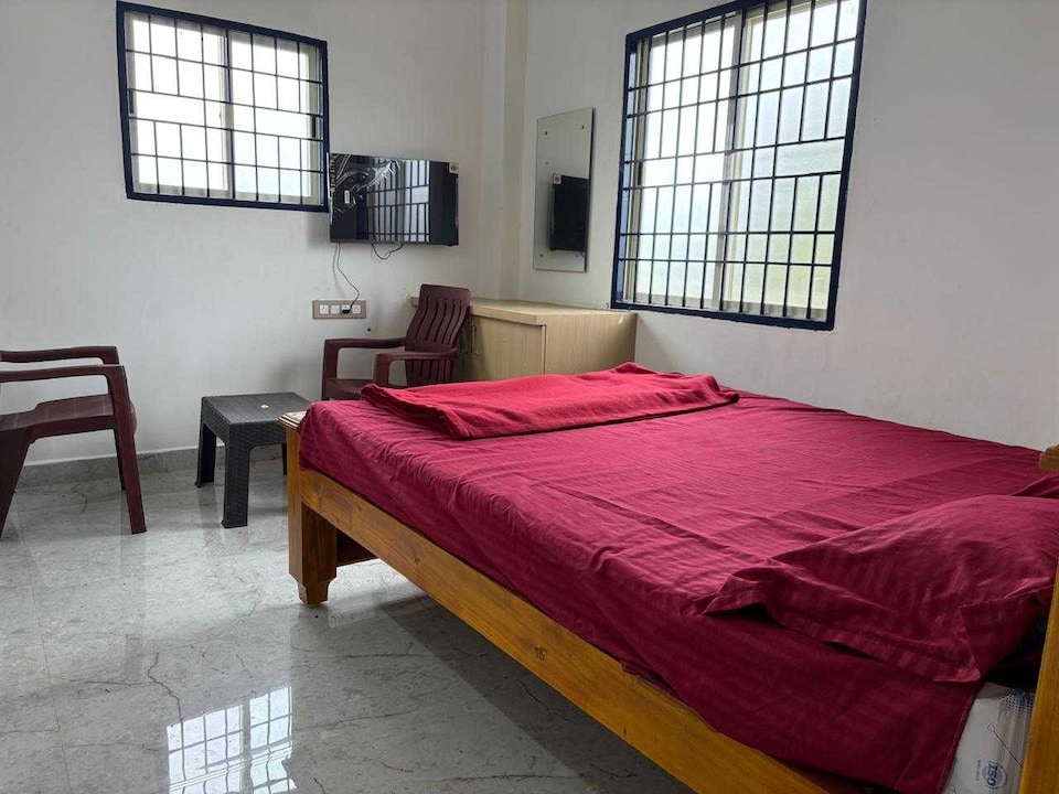 SPOT ON Sri Durgamba Restaurant and Lodging, Haveri, Haveri