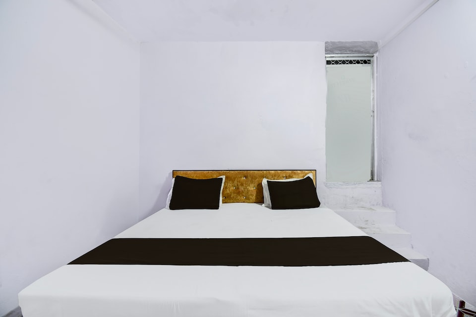 SPOT ON Apna Hotel And Restaurant , Rambagh Allahabad, Prayagraj