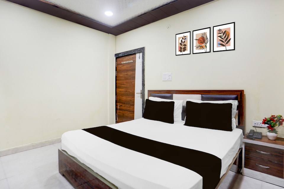 HOTEL O RAJDHANI, Barra Kanpur, Kanpur