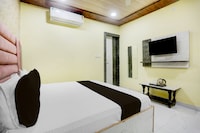 Hotel O A A Royal