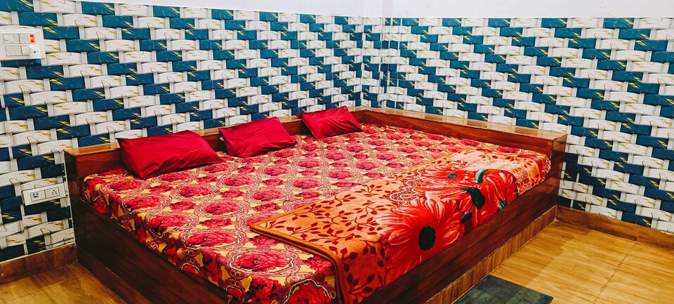 SPOT ON HOTEL SHRI BANKE BIHARI RESIDENCY, Sikandra Rao, Sikandra Rao