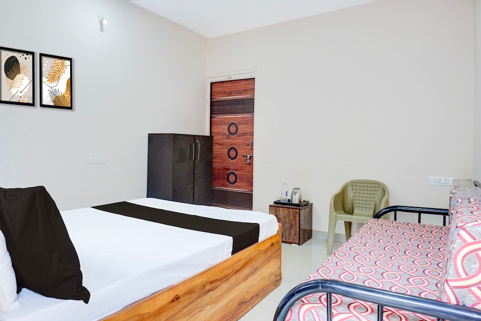 Hotel O Sahara Guest House, Viman Nagar, Pune