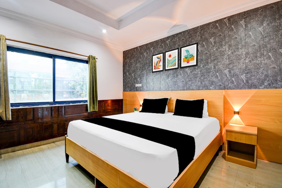 SPOT ON HOTEL MONARCH INN, Charbagh Lucknow, Lucknow