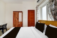 Collection O DLF CyberCity Hyderabad Formerly Key Suites