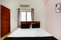 Collection O DLF CyberCity Hyderabad Formerly Key Suites