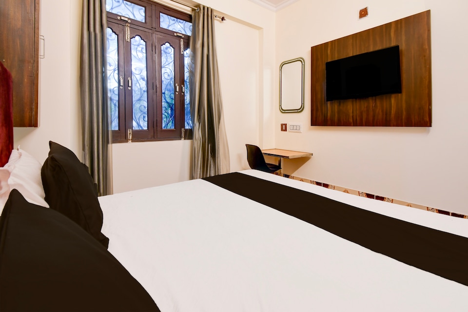 Hotel O Benia Park Formerly Parv, Godowlia, Varanasi