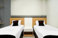 Collection O 94637 Teratai Residence