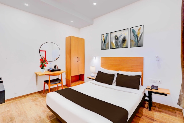 Townhouse Oak Puducherry Airport
