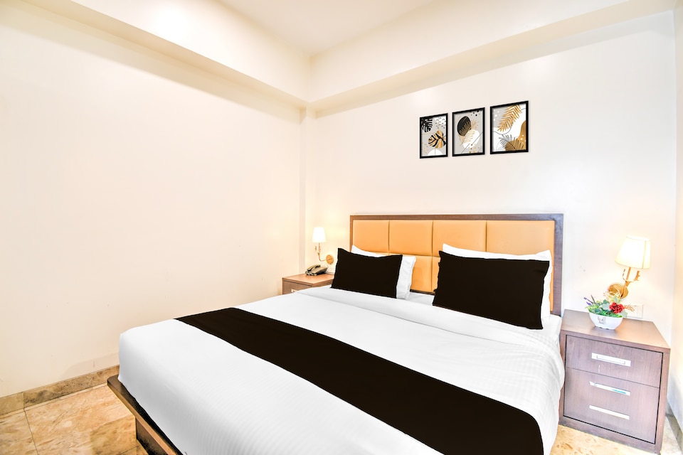 Super Townhouse OAK Hotel Naman Studio, Cantonment, Varanasi