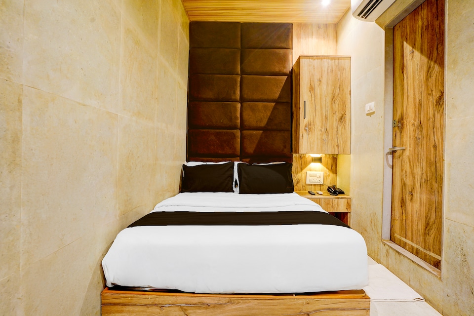 Hotel O Royal BKC , Mumbai Chembur-Kurla-Ghatkopar, Mumbai