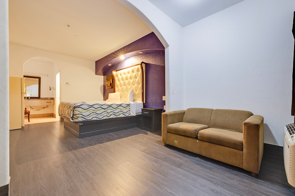 Capital O Deluxe Inn Channelview Houston I-10, Channelview TX, Channelview TX