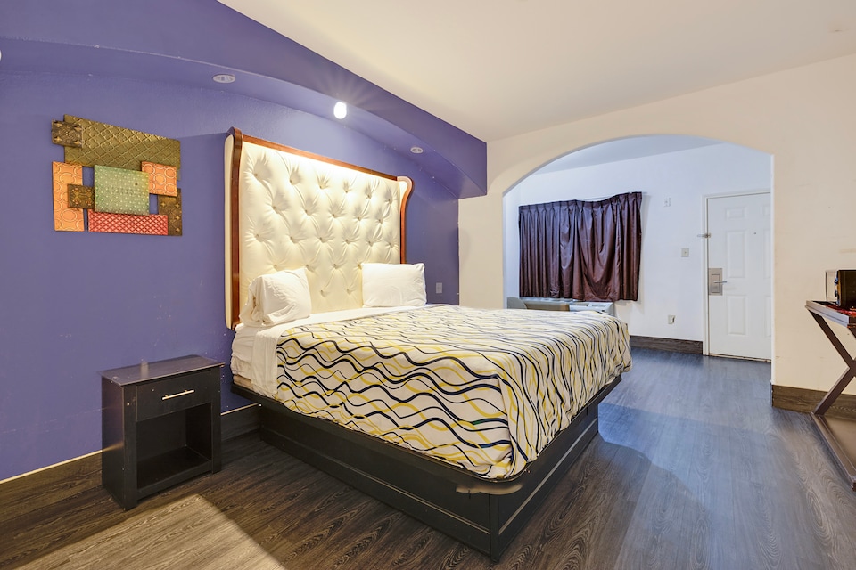 Capital O Deluxe Inn Channelview Houston I-10, Channelview TX, Channelview TX