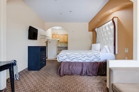 Capital O Deluxe Inn Channelview Houston I-10