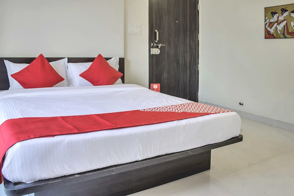 Power Break Hotel O Homes Vardhan House 2 (6 Hrs Stay), Baner Pune, Pune