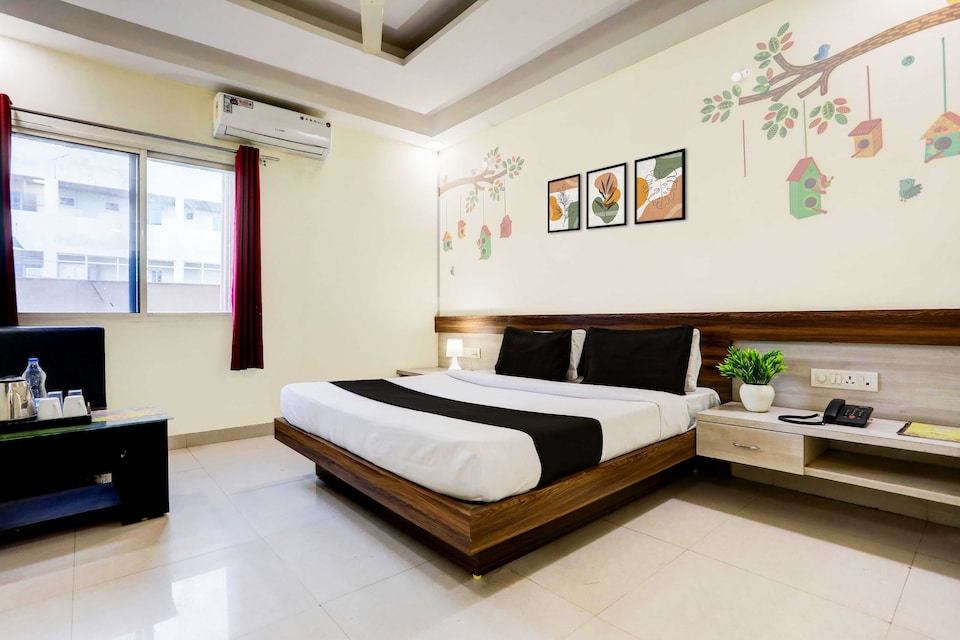 Townhouse Oak Hoshangabad Capital Mall, MP Nagar Bhopal, Bhopal
