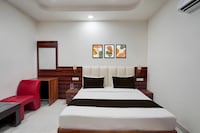 HOTEL O THE ELEGANT  Meerut City Junction
