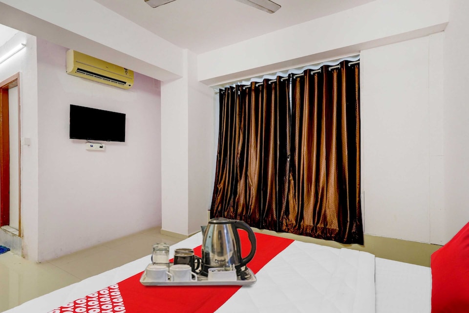 Power Break Hotel O Cozy Rooms (6 Hrs Stay), Airport Surat, Surat