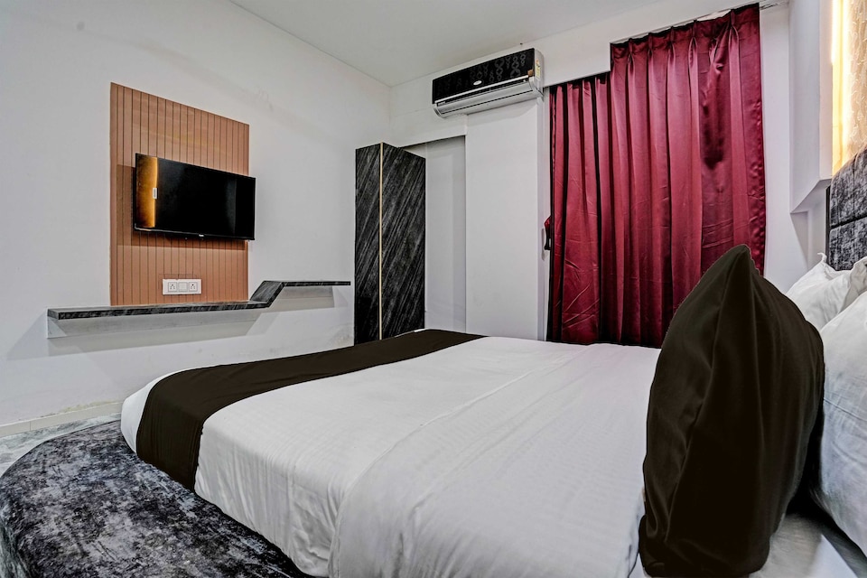 Power Break Hotel O Star Galaxy (6 Hrs Stay), Adajan, Surat