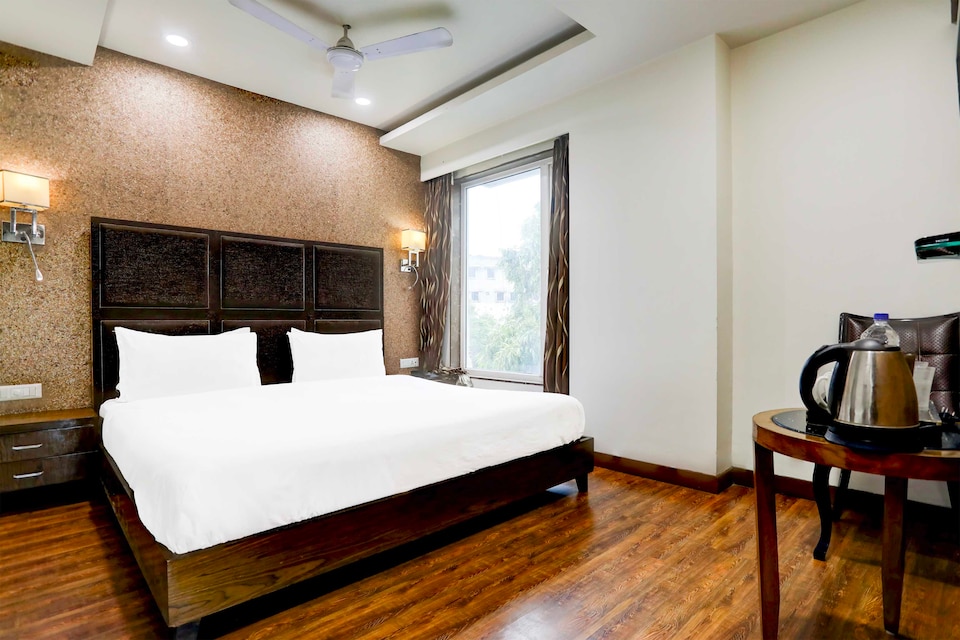 Townhouse Oak Ahmedabad Junction, Ashram Road Ahmedabad, Ahmedabad