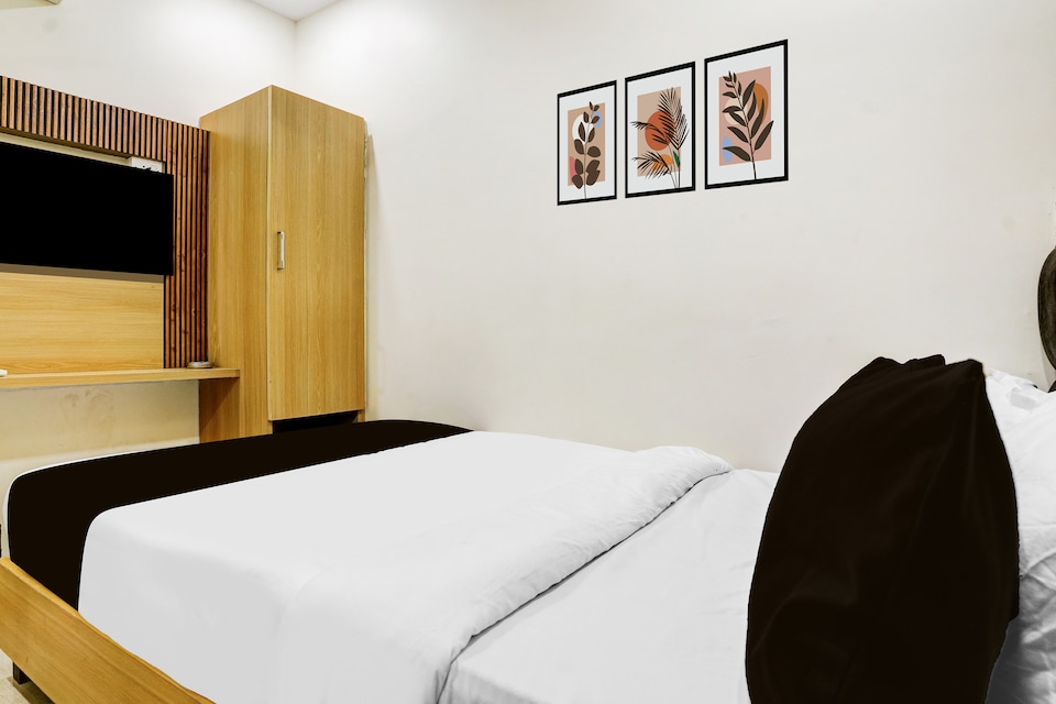 Hotel O Mount Residency , Mumbai BCEC, Mumbai