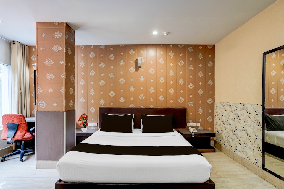 Super Townhouse Oak ONGC Crossway Formerly Hotel Gold Stone Comfort, Chakrata Road Dehradun, Dehradun