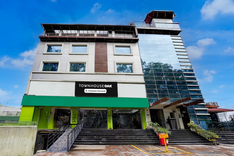 Super Townhouse Oak ONGC Crossway Formerly Hotel Gold Stone Comfort, Chakrata Road Dehradun, Dehradun