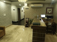 Super Townhouse Oak ONGC Crossway Formerly Hotel Gold Stone Comfort