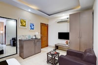 Townhouse Oak ONGC Crossway Formerly Hotel Gold Stone Comfort