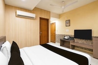 Super Townhouse Oak ONGC Crossway Formerly Hotel Gold Stone Comfort