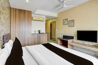 Super Townhouse Oak ONGC Crossway Formerly Hotel Gold Stone Comfort