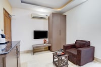 Townhouse Oak ONGC Crossway Formerly Hotel Gold Stone Comfort