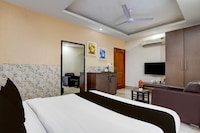 Super Townhouse Oak ONGC Crossway Formerly Hotel Gold Stone Comfort