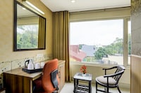 Super Townhouse Oak ONGC Crossway Formerly Hotel Gold Stone Comfort