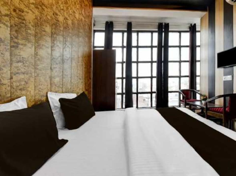 Power Break HOTEL O TRIVENI  (6 Hrs Stay), Gomti Nagar Lucknow, Lucknow