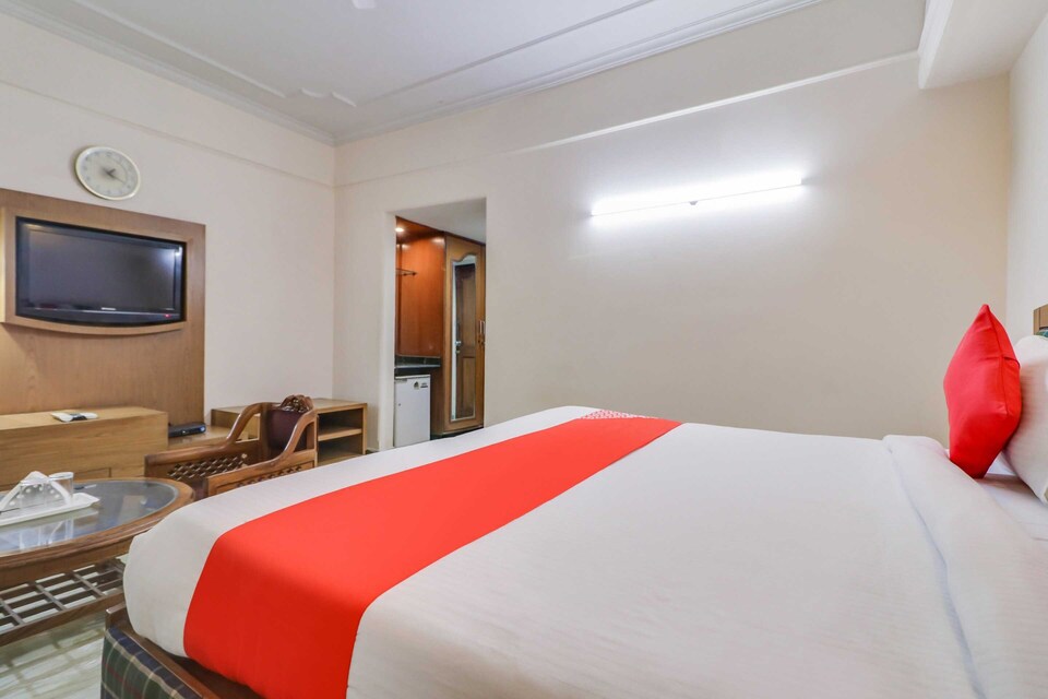 Power Break Super Collection O Queen Residency (6 Hrs Stay), Golf Course Road, Gurgaon