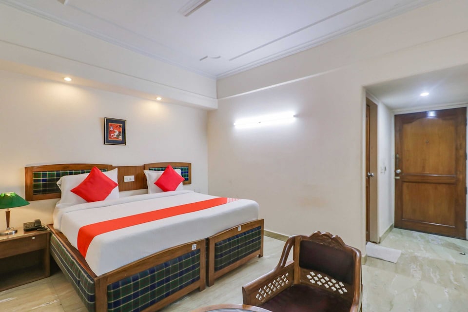 Power Break Super Collection O Queen Residency (6 Hrs Stay), Golf Course Road, Gurgaon