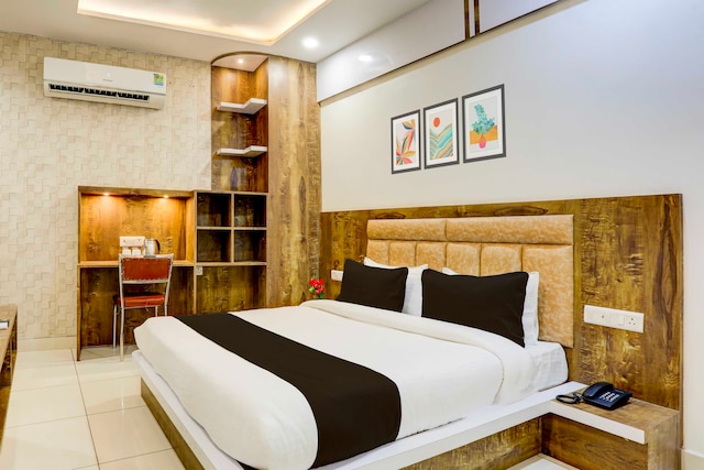 Townhouse Oak Model Town Rohtak