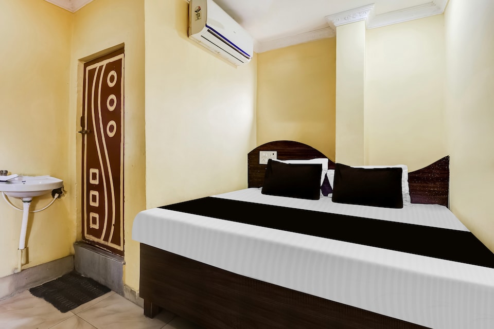 Hotel O Sri Sai Mani Lodge, Governorpet Vijayawada, Vijayawada