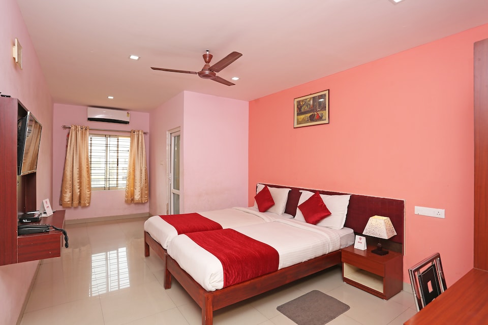 OYO 2279 Greenwood Galaxy, Chandrasekharpur, Bhubaneswar