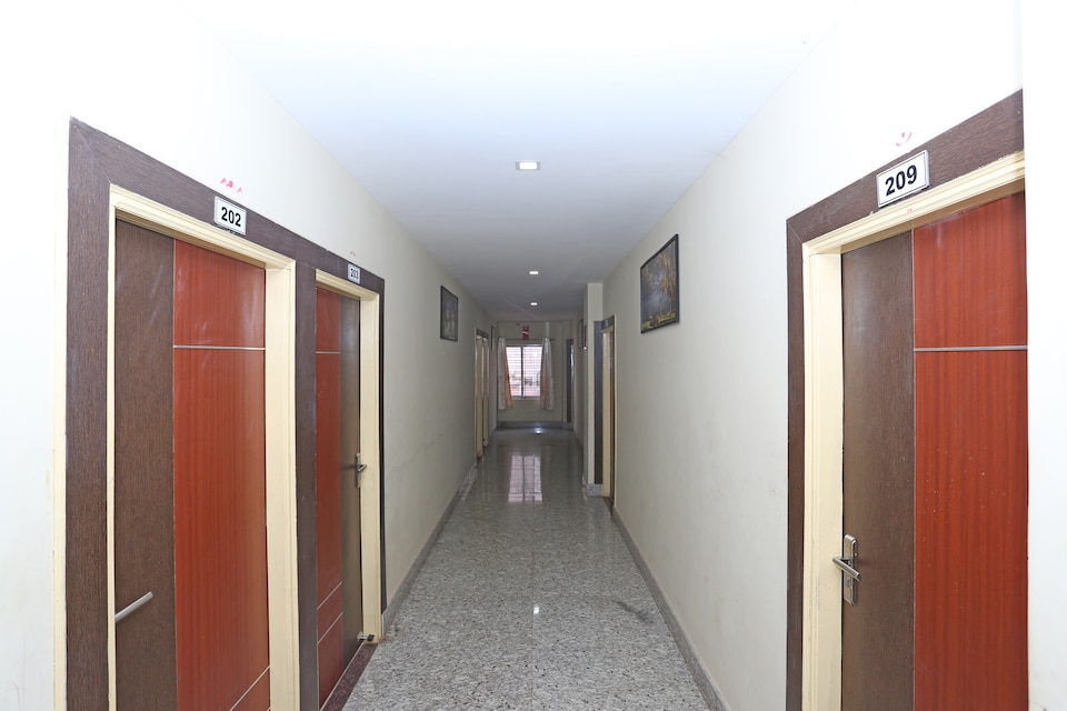 OYO 2279 Greenwood Galaxy, Chandrasekharpur, Bhubaneswar