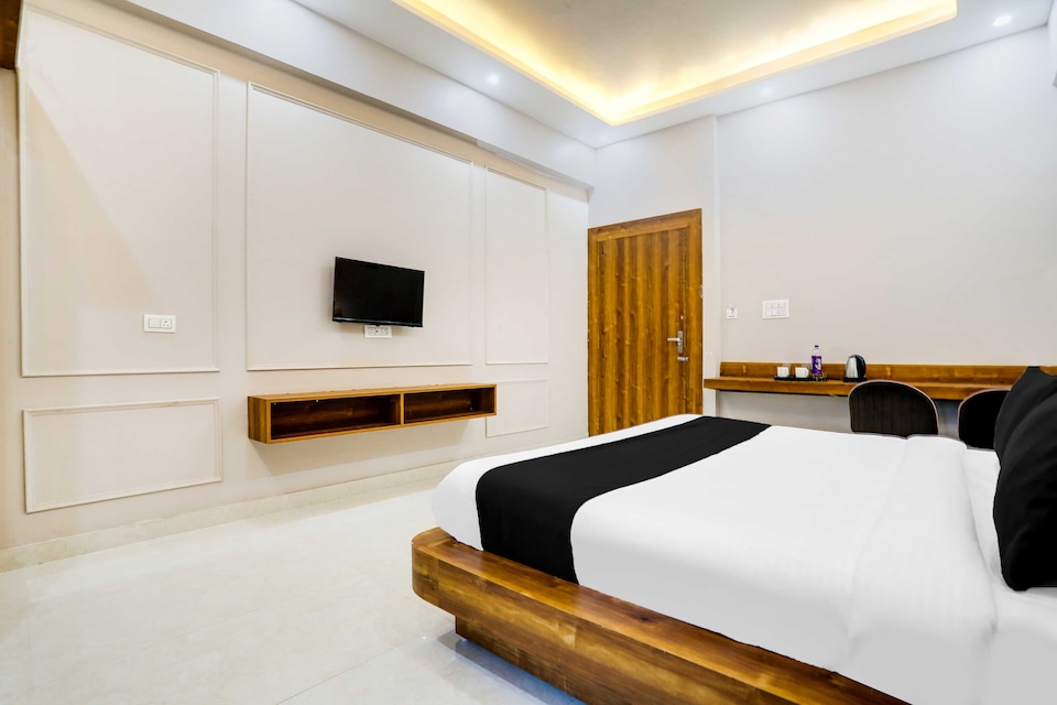 Townhouse Oak Haldwani Kathgharia Chowk, Tikonia Haldwani, Haldwani