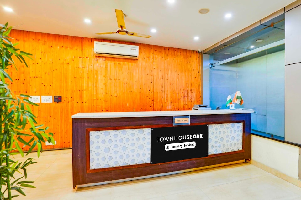 [Day Stay - 12 Hrs Slot : 8 AM to 8 PM] Townhouse Dehradun City Centre, Rajpur Road Dehradun, Dehradun
