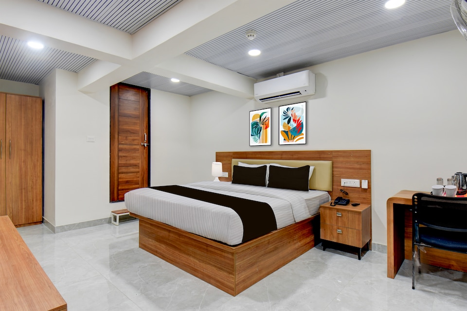 Super Hotel O Pune Kasarwadi Railway Station, Pimpri Pune, Pune
