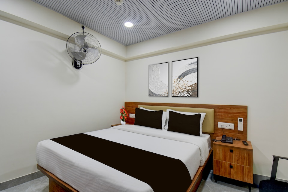 Super Hotel O Pune Kasarwadi Railway Station, Pimpri Pune, Pune