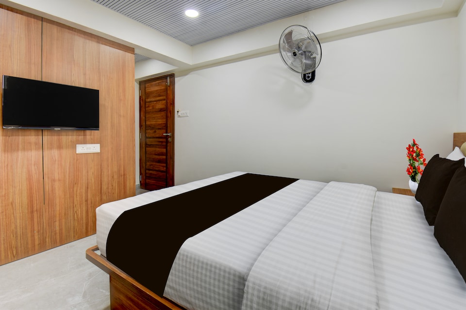 Super Hotel O Pune Kasarwadi Railway Station, Pimpri Pune, Pune