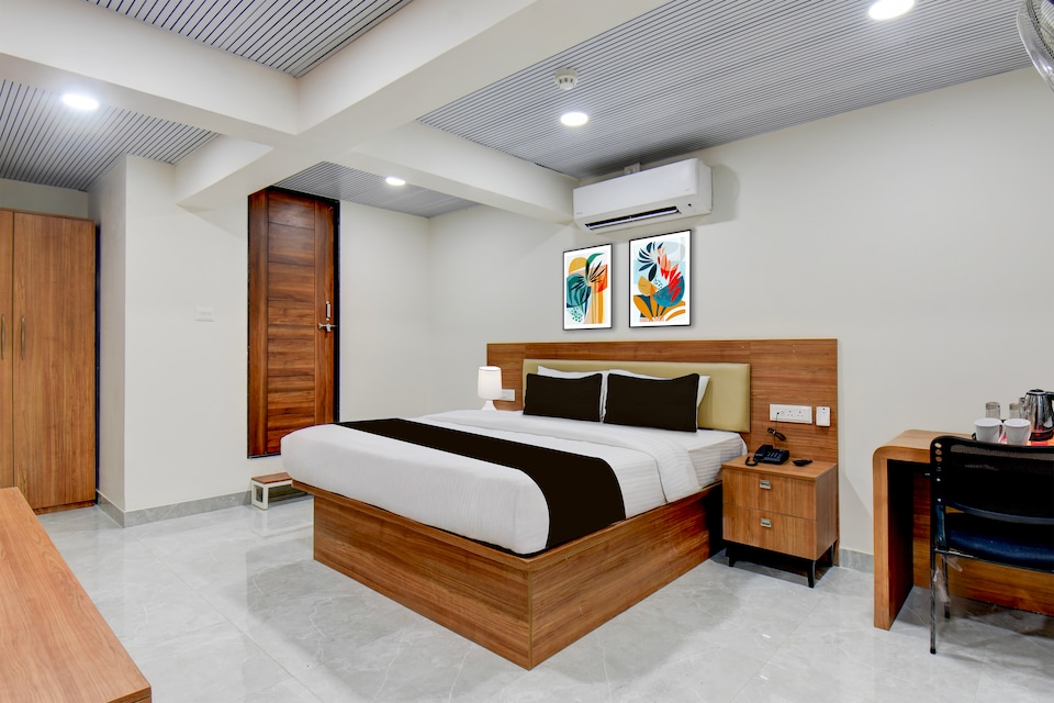 Super Hotel O Pune Kasarwadi Railway Station, Pimpri Pune, Pune