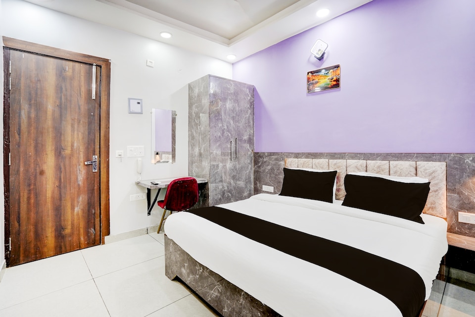 Townhouse ROYAL ELAN, Noida City, Noida