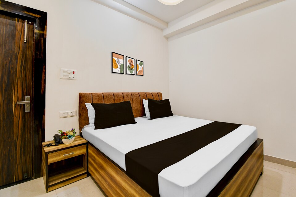 Hotel O Golden Inn , Rambagh Allahabad, Prayagraj