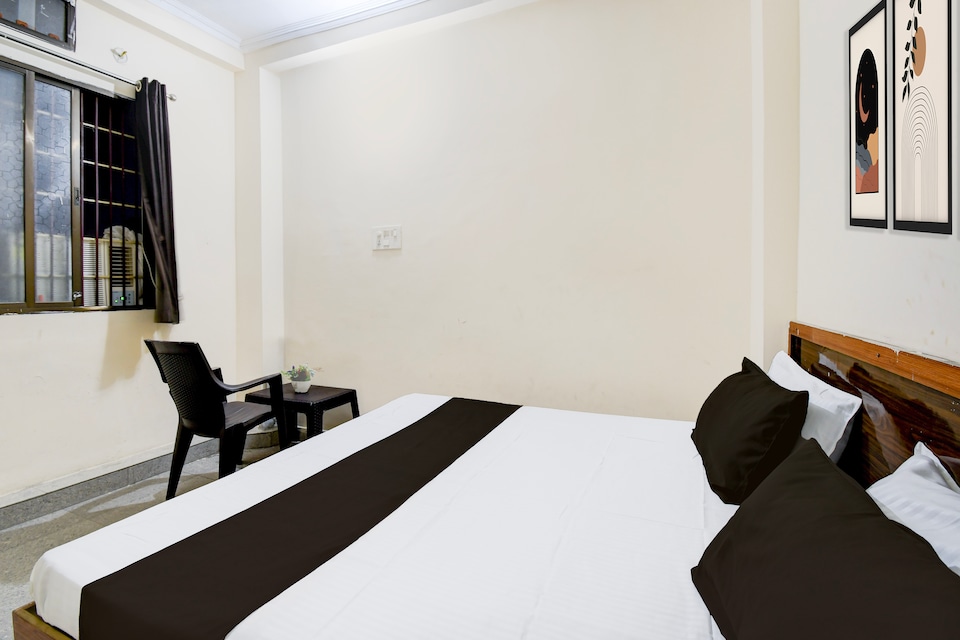 SPOT ON The Royal Inn , Lanka, Varanasi